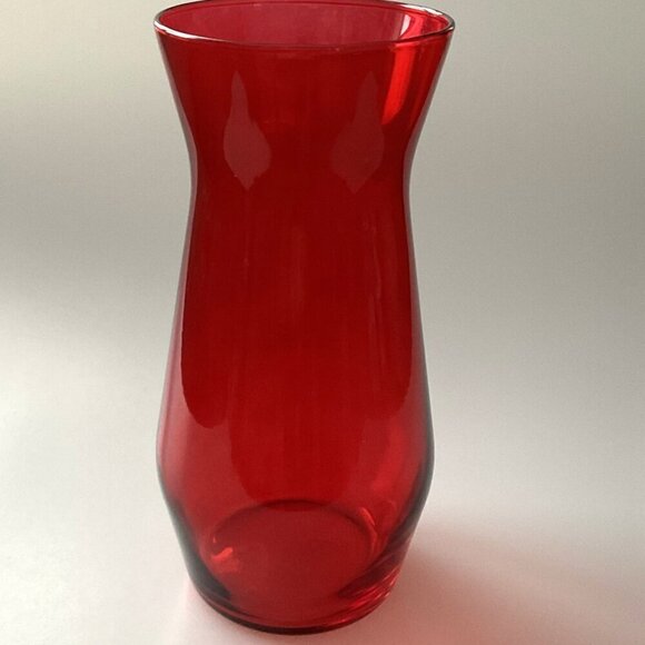 RED GLASS VASE DECORATIVE FLORAL - Picture 1 of 8